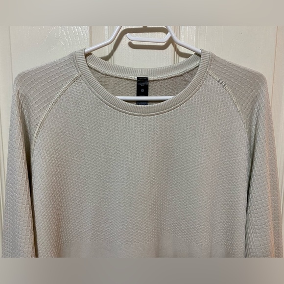Lululemon Engineered Warmth Long Sleeve Crew - Picture 3 of 13